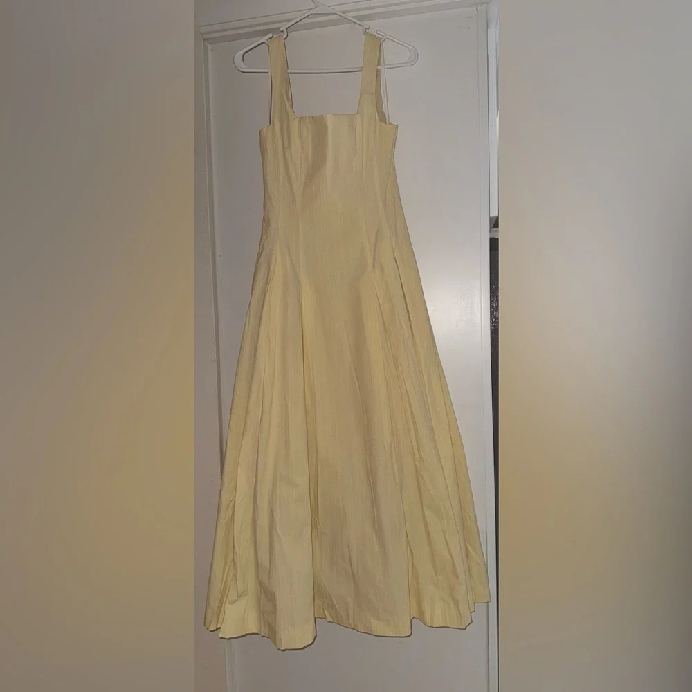 Sleeveless Square-Neck Midi Dress in Pale Yellow - Picture 7 of 15